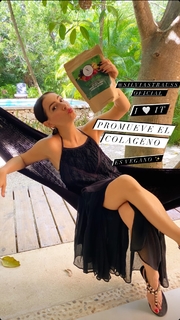 Claudia Lizaldi feet photo thumbnail