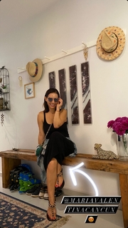 Claudia Lizaldi feet photo thumbnail