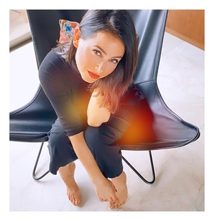 Claudia Lizaldi feet photo thumbnail