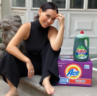 Claudia Lizaldi feet photo thumbnail