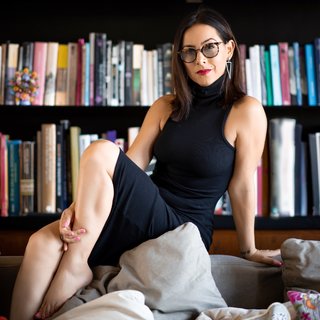 Claudia Lizaldi feet photo thumbnail