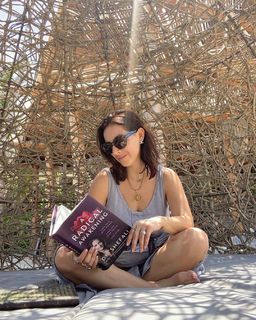 Claudia Lizaldi feet photo thumbnail