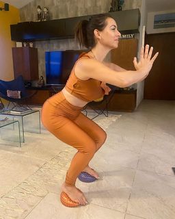 Claudia Lizaldi feet photo thumbnail