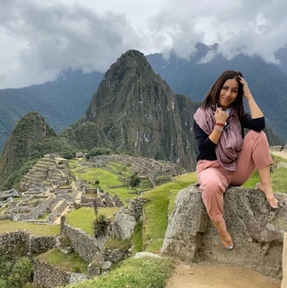 Claudia Lizaldi feet photo thumbnail