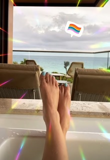 Claudia Lizaldi feet photo thumbnail
