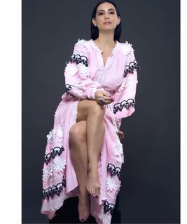 Claudia Lizaldi feet photo thumbnail