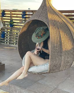 Claudia Lizaldi feet photo thumbnail