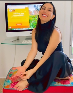 Claudia Lizaldi feet photo thumbnail