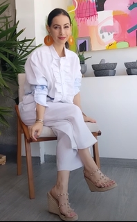 Claudia Lizaldi feet photo thumbnail