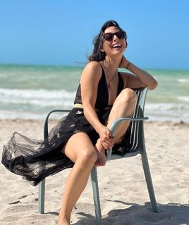 Claudia Lizaldi feet photo thumbnail