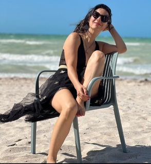 Claudia Lizaldi feet photo thumbnail