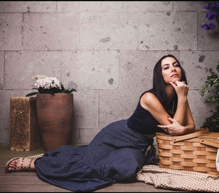 Claudia Lizaldi feet photo thumbnail