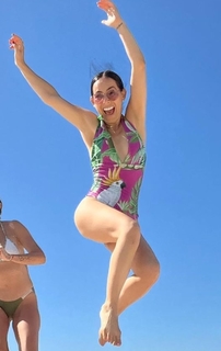 Claudia Lizaldi feet photo thumbnail
