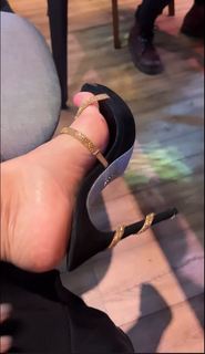 Claudia Lizaldi feet photo thumbnail