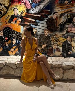 Claudia Lizaldi feet photo thumbnail