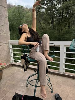 Claudia Lizaldi feet photo thumbnail