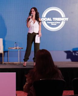 Claudia Lizaldi feet photo thumbnail