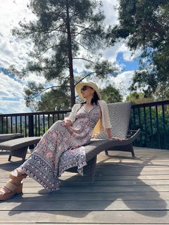 Claudia Lizaldi feet photo thumbnail