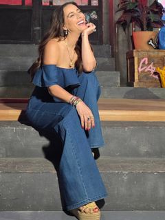 Claudia Lizaldi feet photo 1