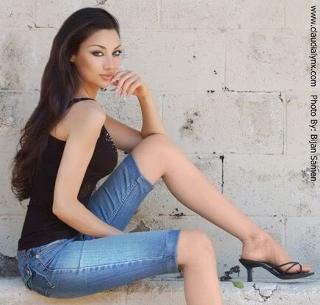 Claudia Lynx feet photo 2