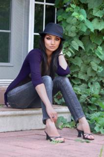 Claudia Lynx feet photo 12