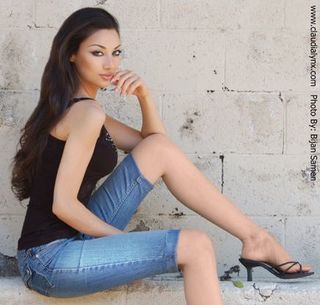 Claudia Lynx feet photo 3