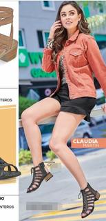 Claudia Martín feet photo 12