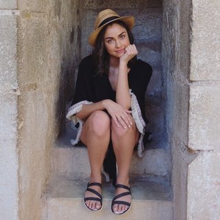 Claudia Martín feet photo 5