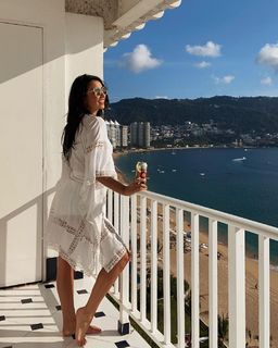 Claudia Martín feet photo 4
