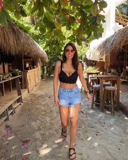 Claudia Martín feet photo 2