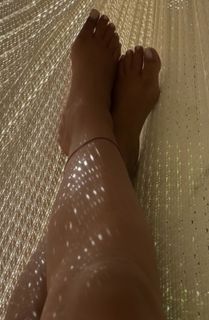 Claudia Martín feet photo 3
