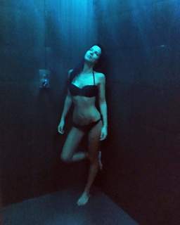 Claudia Nahum feet photo 3