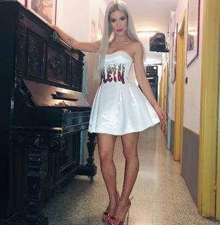 Claudia Nahum feet photo 18