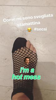Claudia Nahum feet photo 10