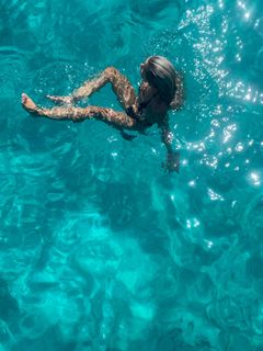 Claudia Nahum feet photo 10