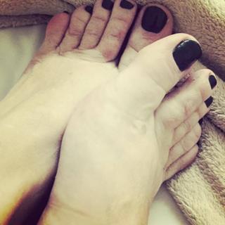 Claudia Ohana feet photo thumbnail