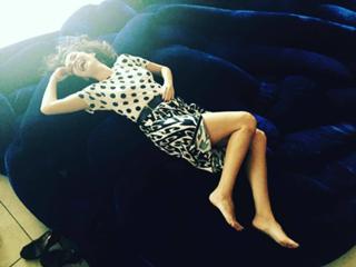Claudia Ohana feet photo thumbnail