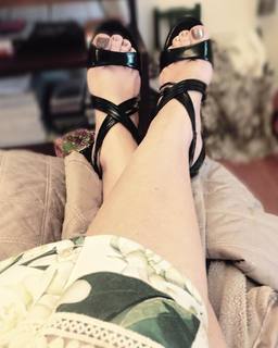 Claudia Ohana feet photo thumbnail
