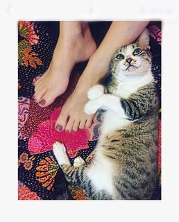 Claudia Ohana feet photo thumbnail