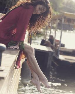 Claudia Ohana feet photo thumbnail