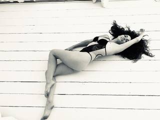 Claudia Ohana feet photo thumbnail