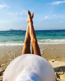 Claudia Ohana feet photo thumbnail