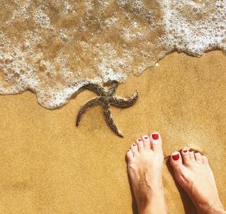 Claudia Ohana feet photo thumbnail