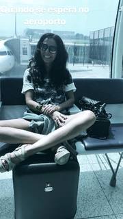 Claudia Ohana feet photo thumbnail