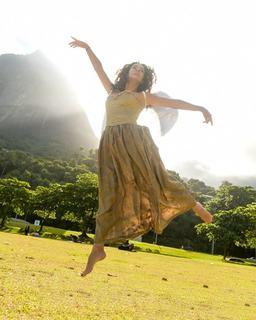 Claudia Ohana feet photo thumbnail