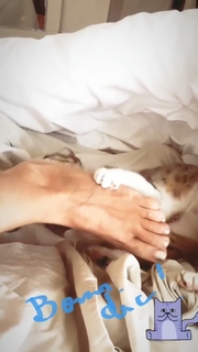 Claudia Ohana feet photo thumbnail