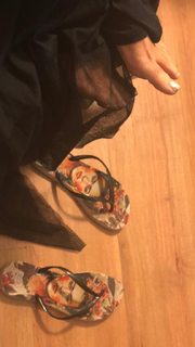 Claudia Ohana feet photo thumbnail