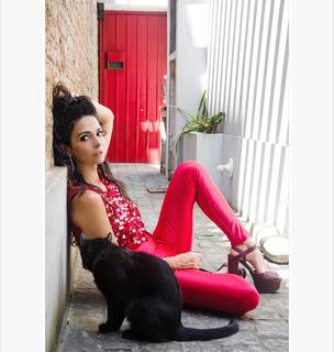 Claudia Ohana feet photo thumbnail