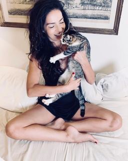 Claudia Ohana feet photo thumbnail