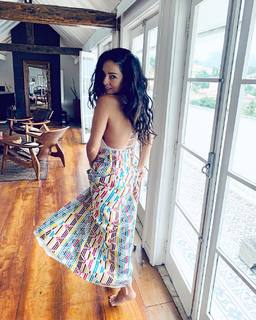 Claudia Ohana feet photo thumbnail